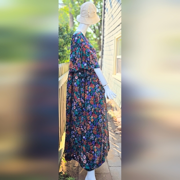 Handmade Cottage Core Floral Dress With Ruffled Sleeves And Pockets. Xl - Picture 6 of 9